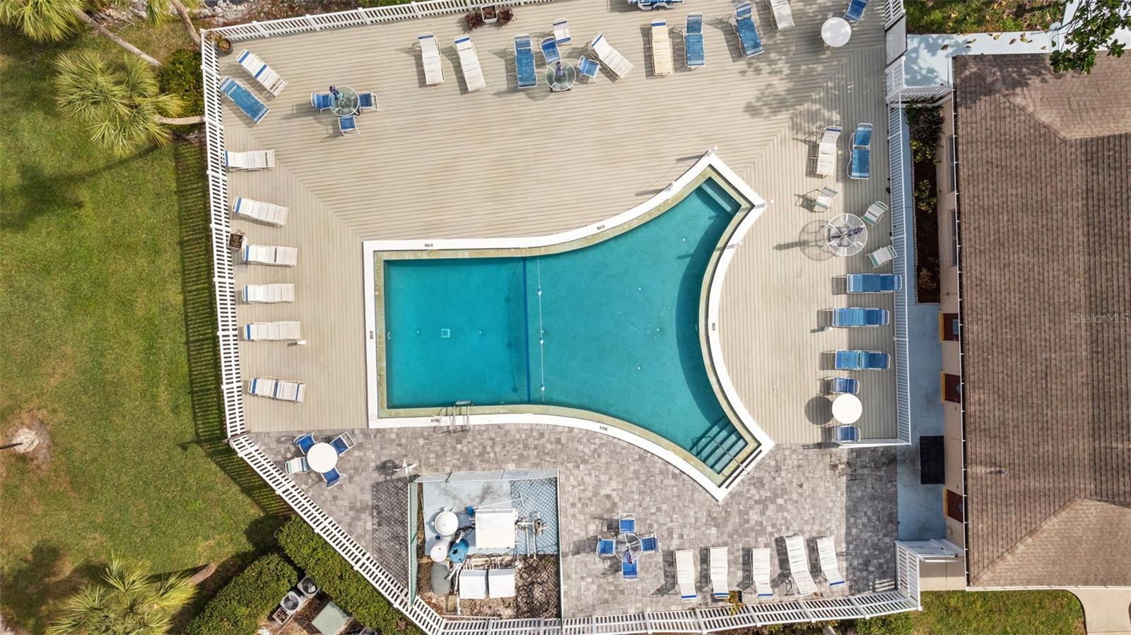 BAYSHORE ON THE LAKE APTS SEC 1 - Residential