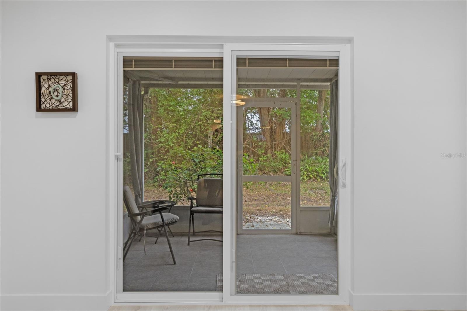 BAYSHORE ON THE LAKE APTS SEC 1 - Residential