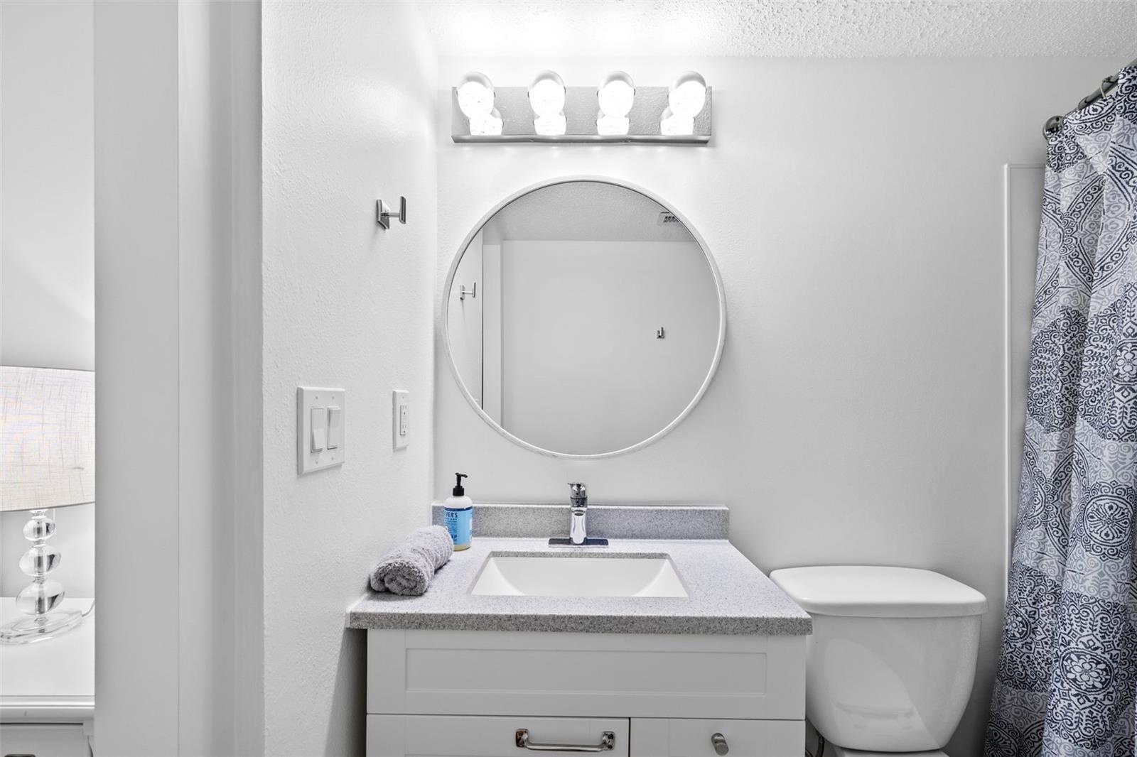 BAYSHORE ON THE LAKE APTS SEC 1 - Residential