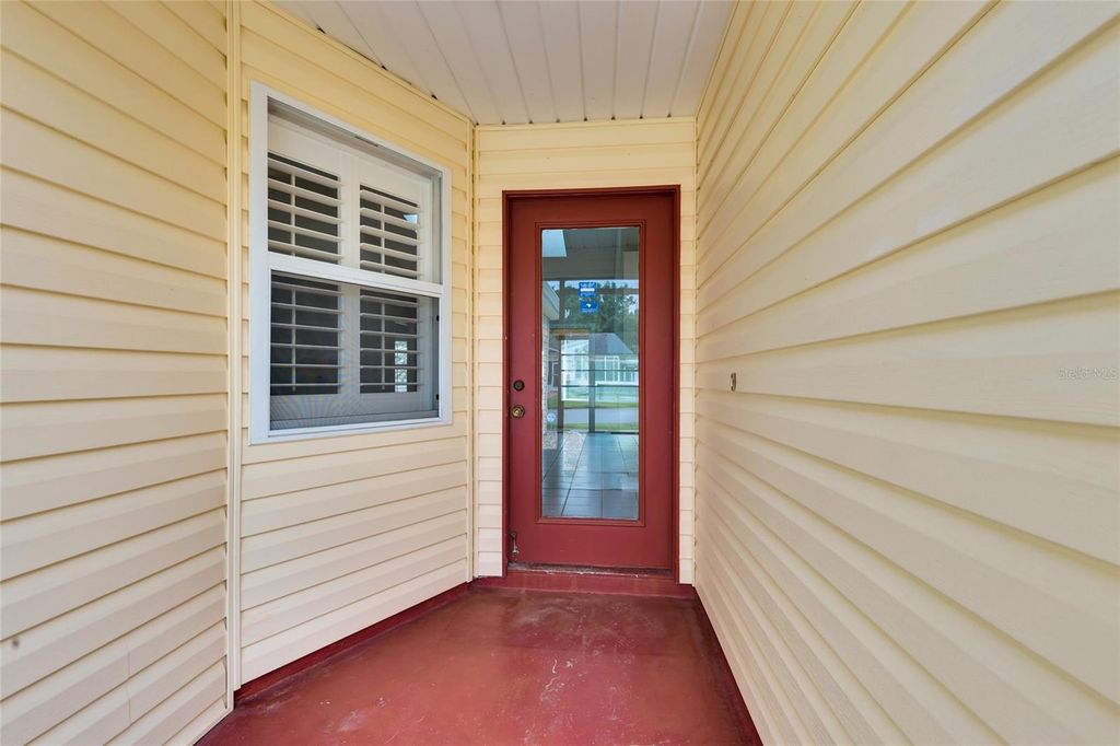Photo of 701 Glen Oaks Drive, Leesburg, FL 34748 (MLS # G5113392)