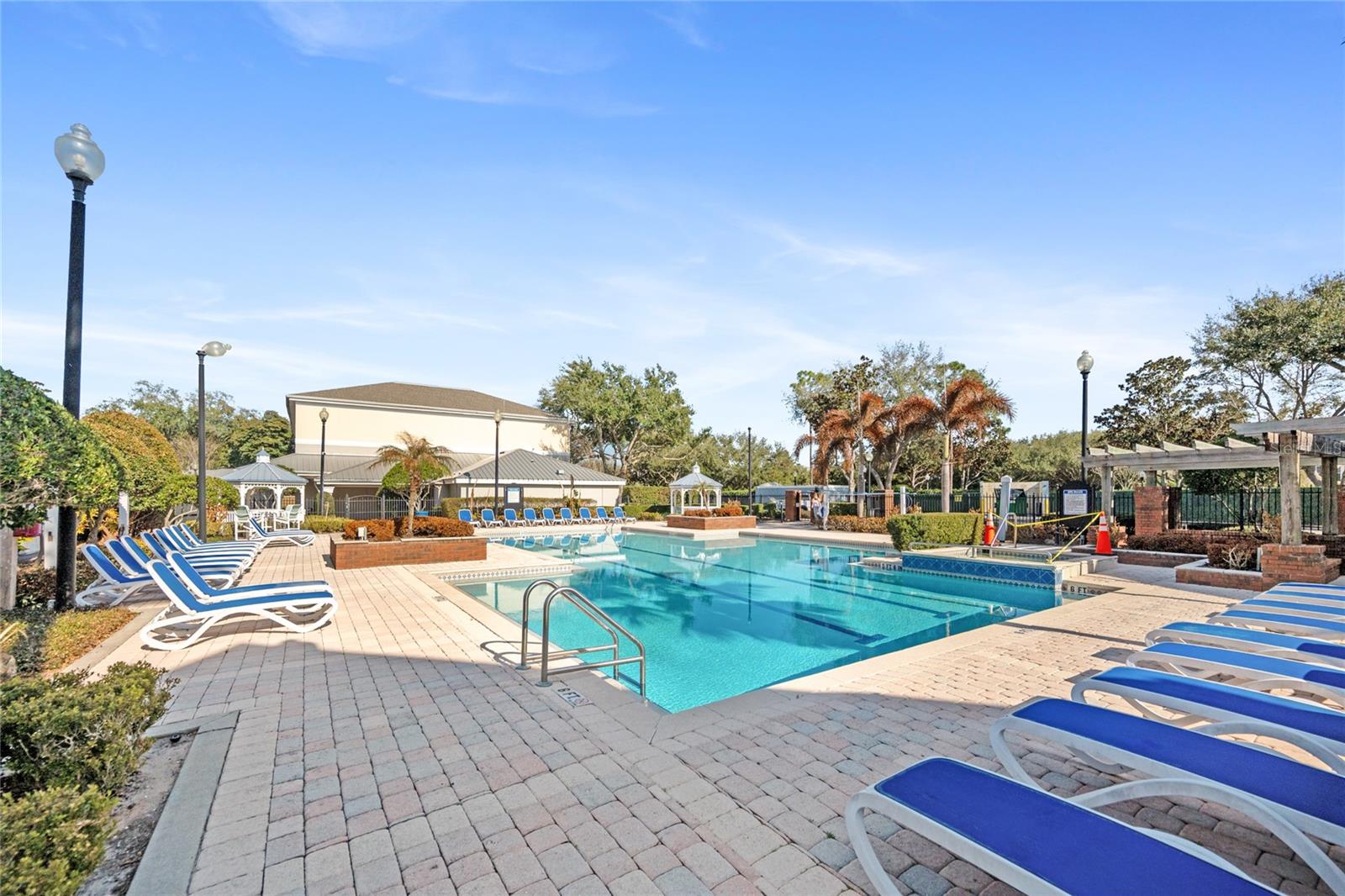 HAMPTONS/METROWEST BLDG 3 - Residential Lease