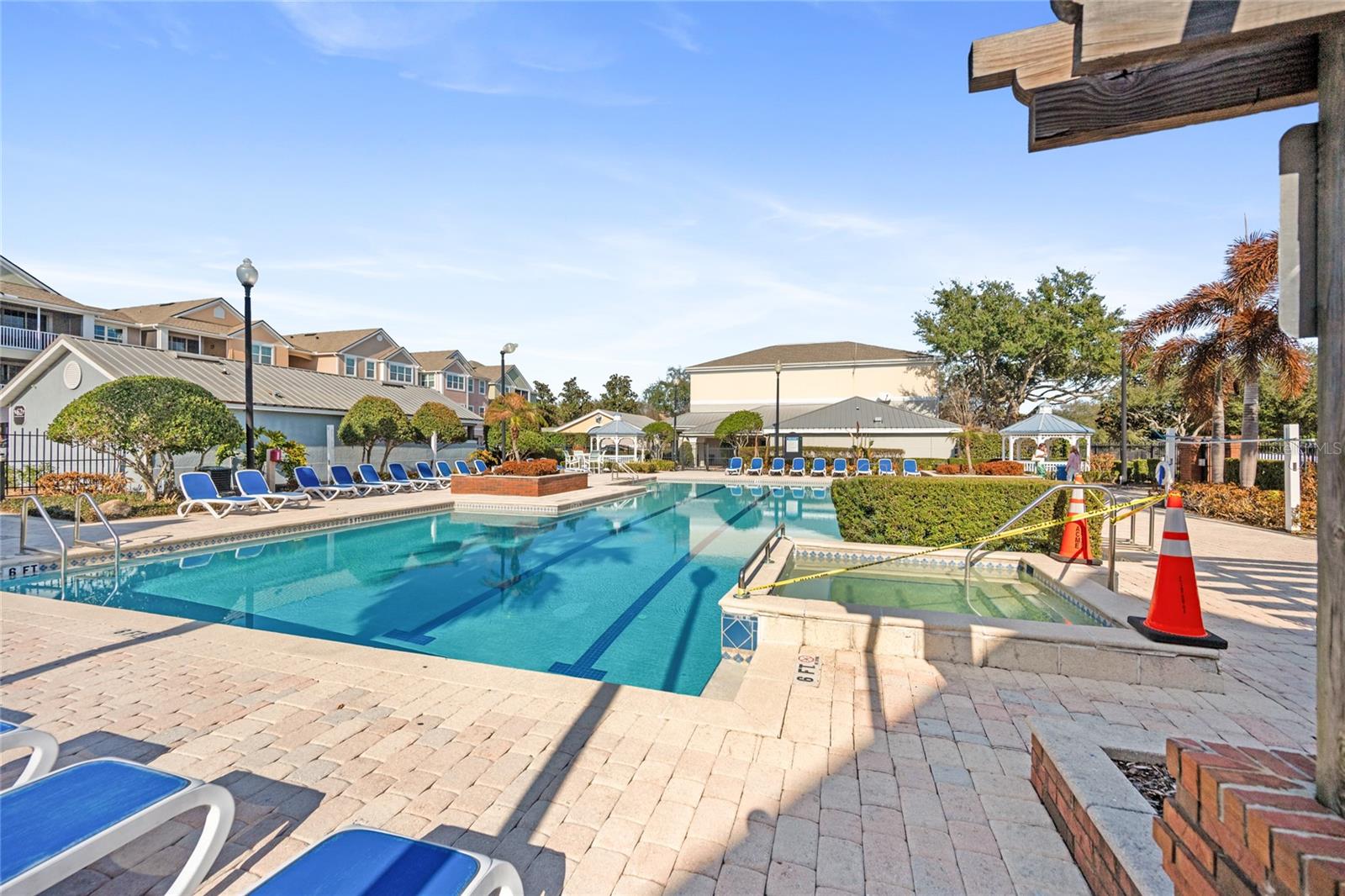 HAMPTONS/METROWEST BLDG 3 - Residential Lease