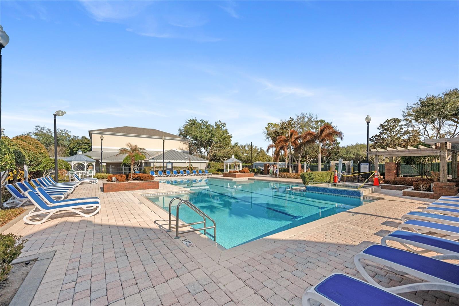 HAMPTONS/METROWEST BLDG 3 - Residential Lease