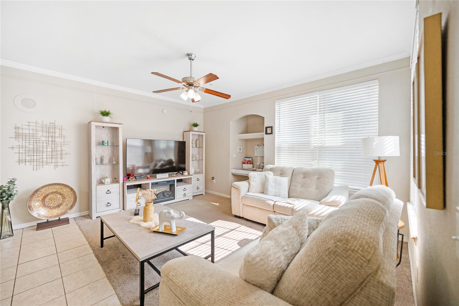 HAMPTONS/METROWEST BLDG 3 - Residential Lease