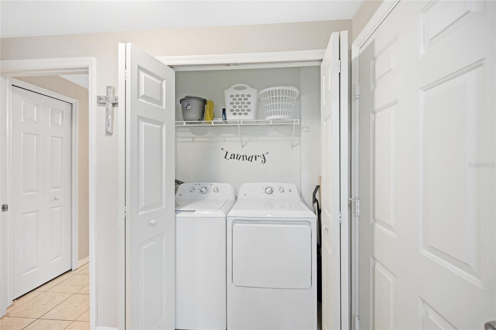 HAMPTONS/METROWEST BLDG 3 - Residential Lease