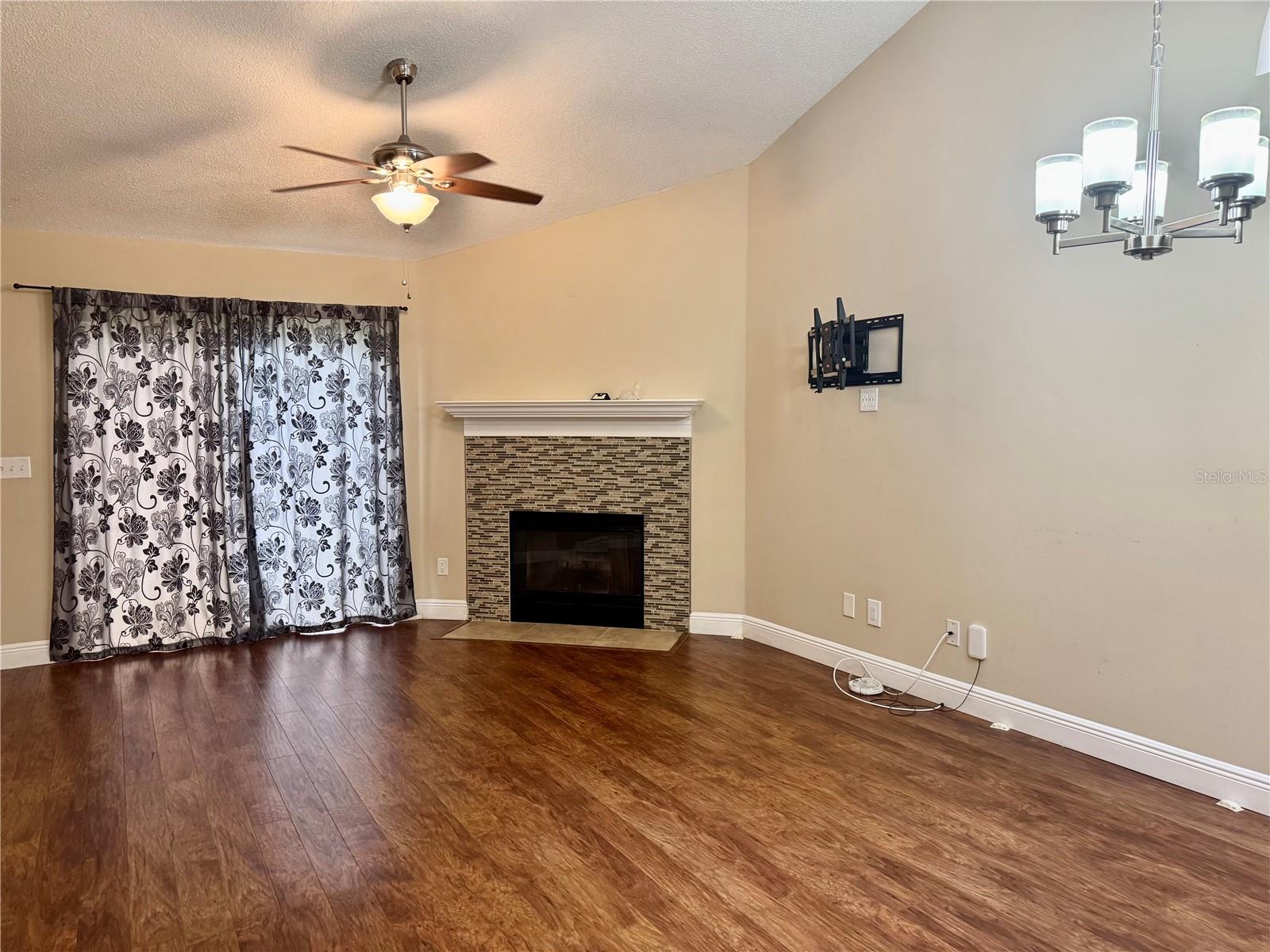 CHELSEA PARC - Residential