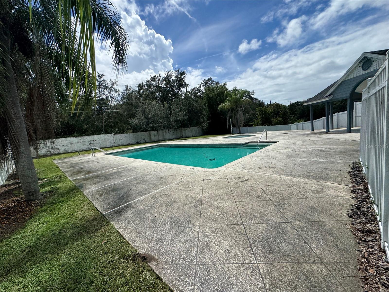 CHELSEA PARC - Residential
