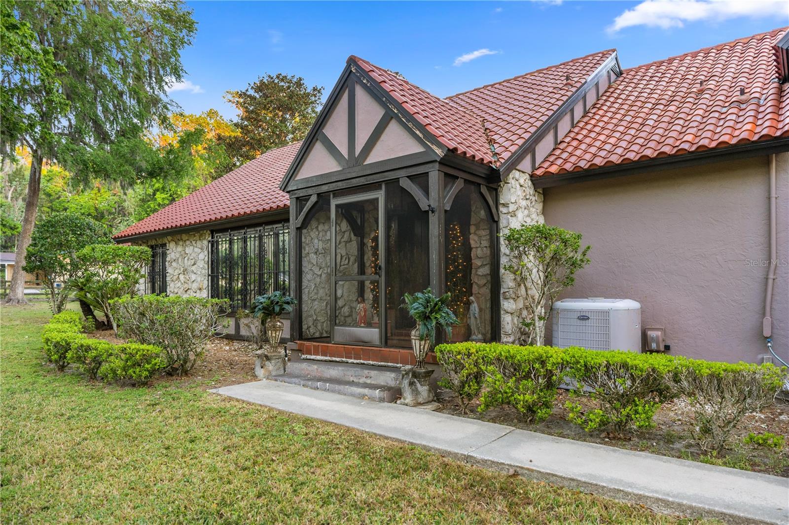 411 SW 38TH STREET