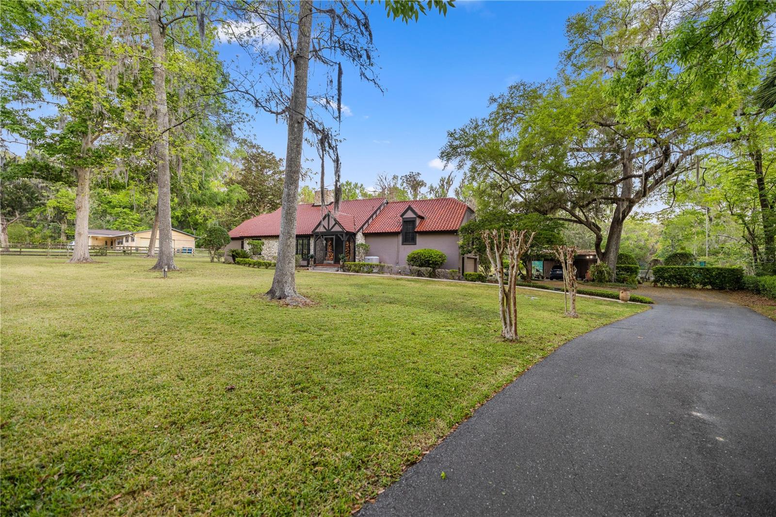 411 SW 38TH STREET