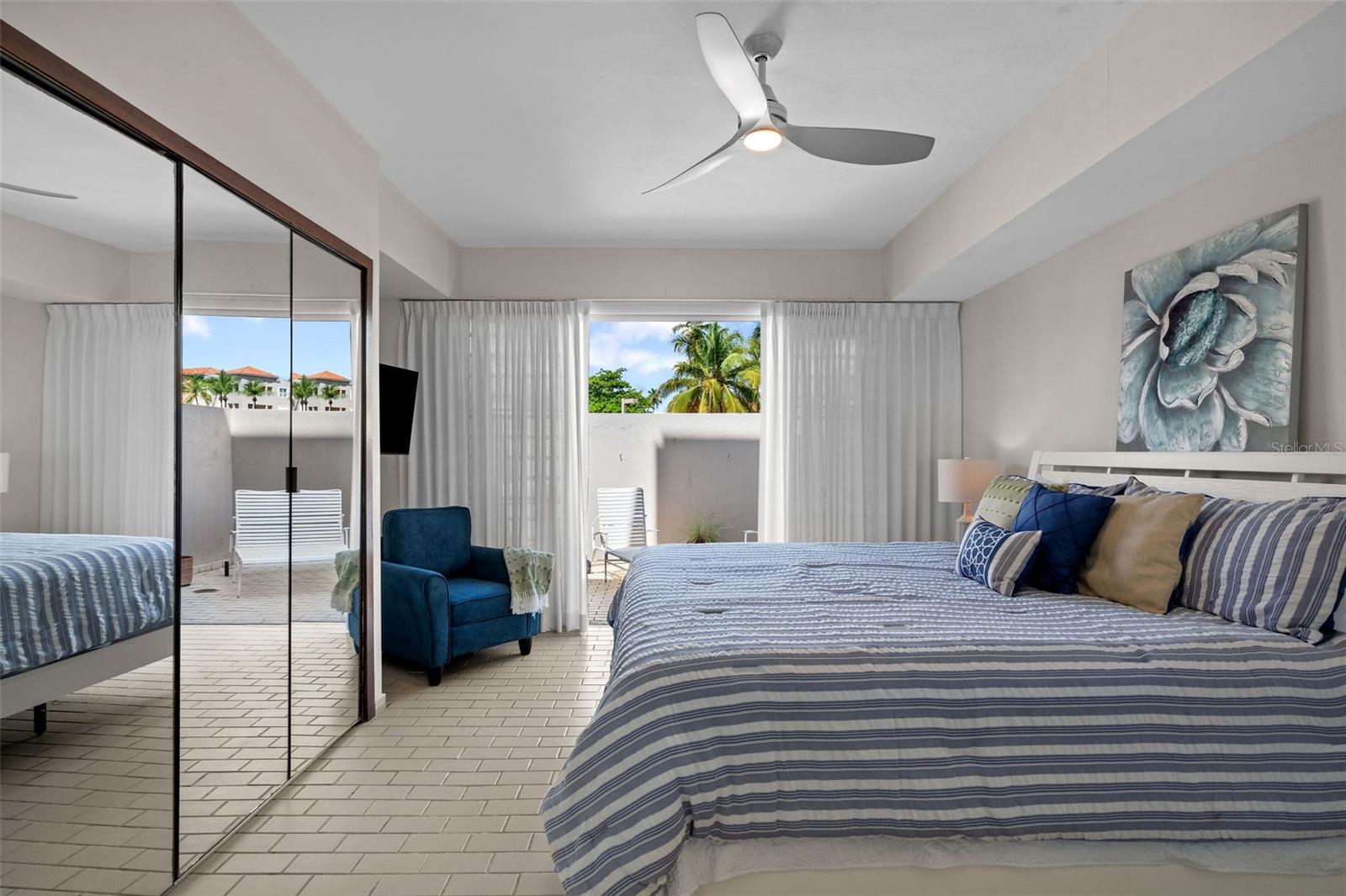 CRESCENT COVE CLUB CONDOMINIUM - Residential