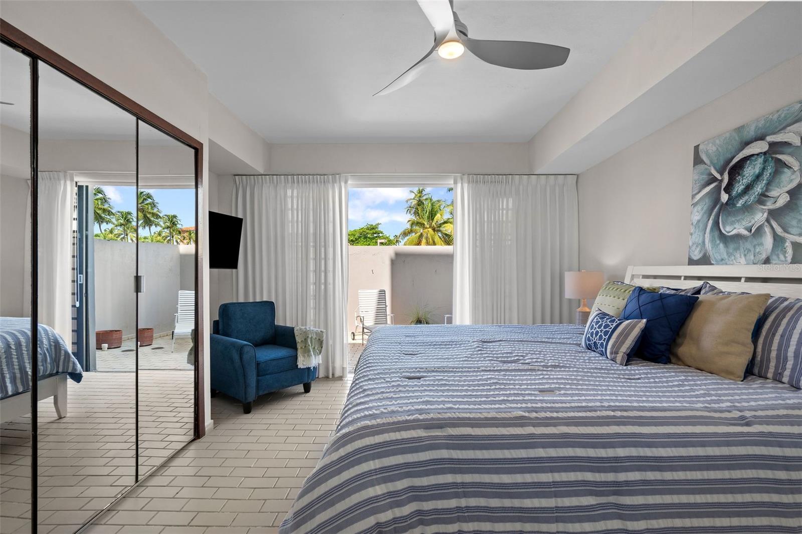 CRESCENT COVE CLUB CONDOMINIUM - Residential