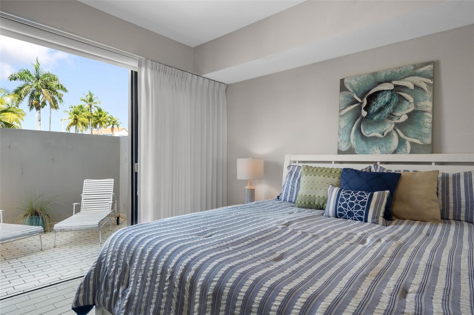 CRESCENT COVE CLUB CONDOMINIUM - Residential