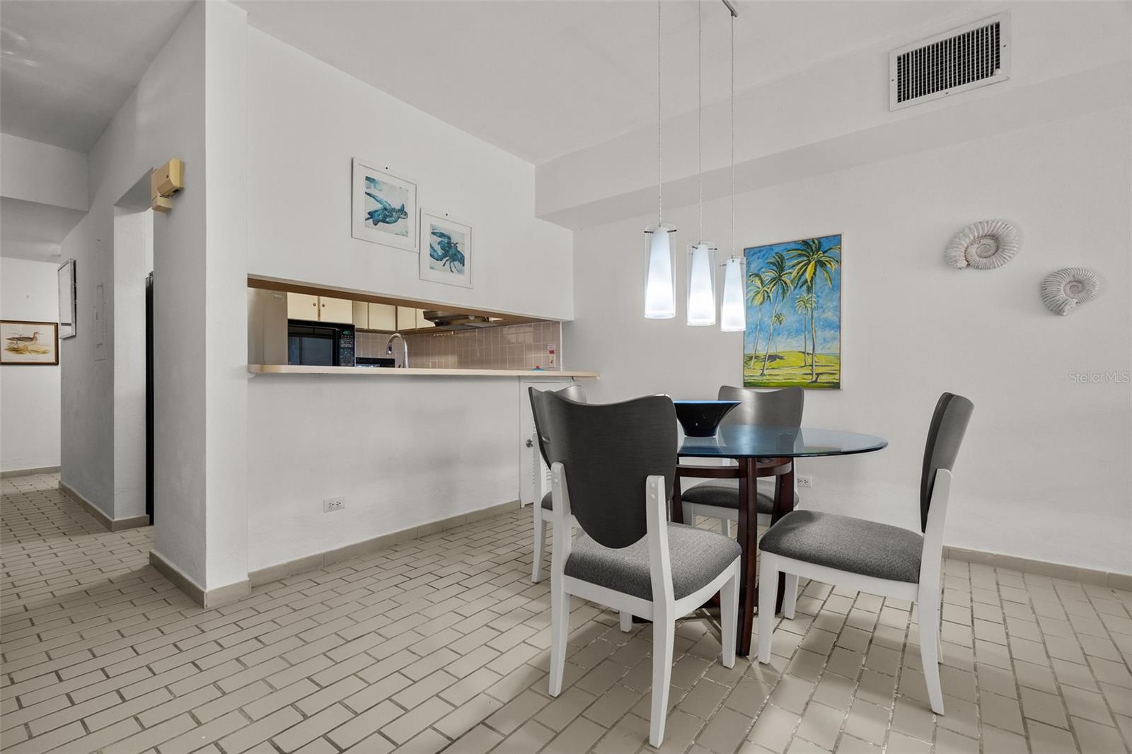 CRESCENT COVE CLUB CONDOMINIUM - Residential