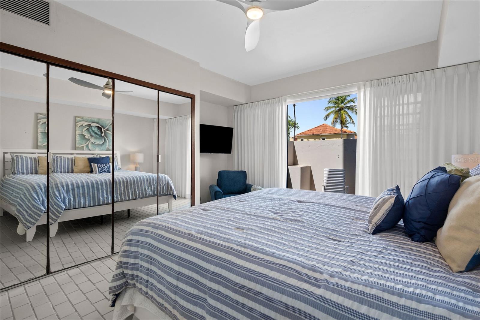 CRESCENT COVE CLUB CONDOMINIUM - Residential