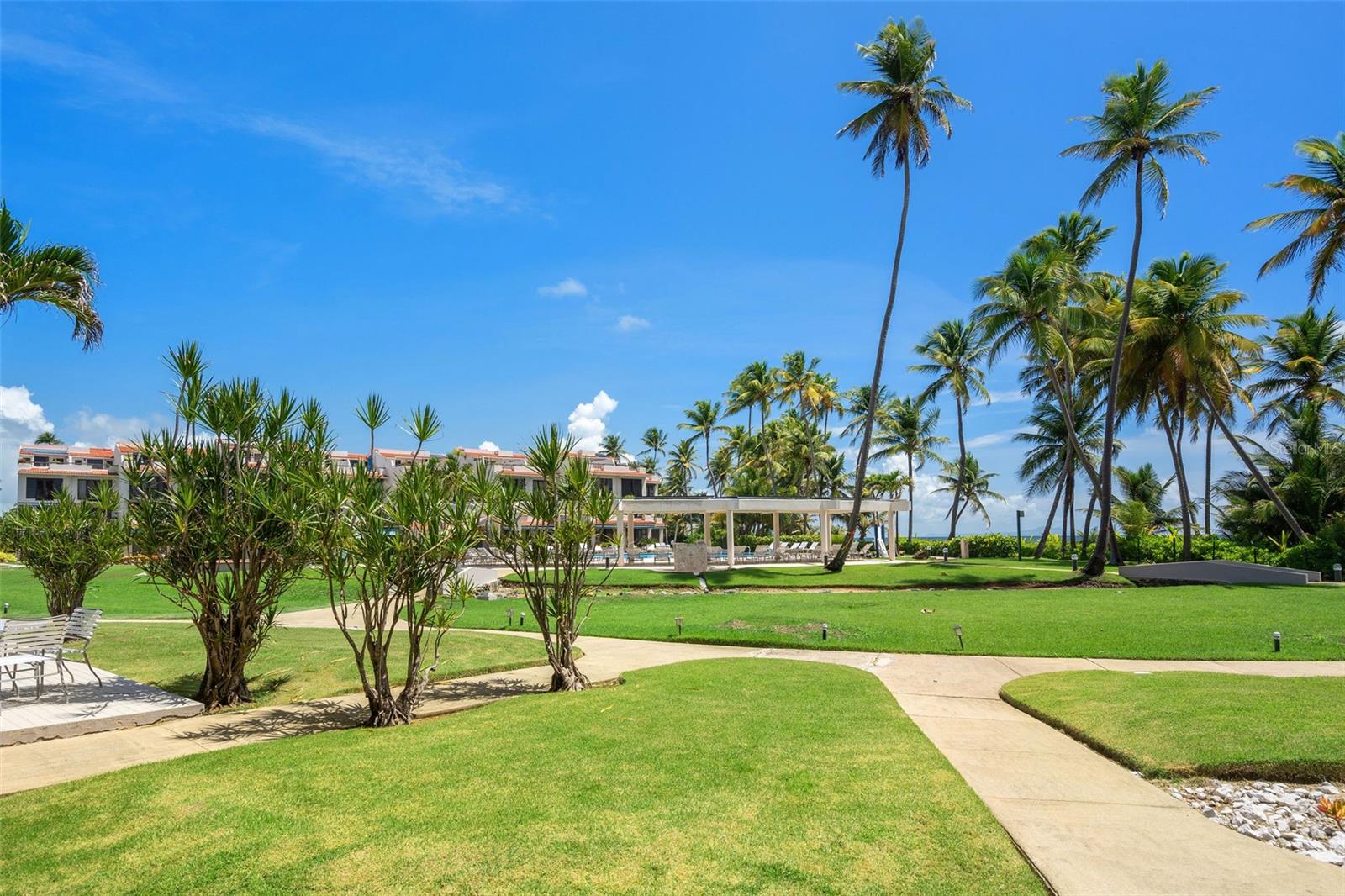 CRESCENT COVE CLUB CONDOMINIUM - Residential