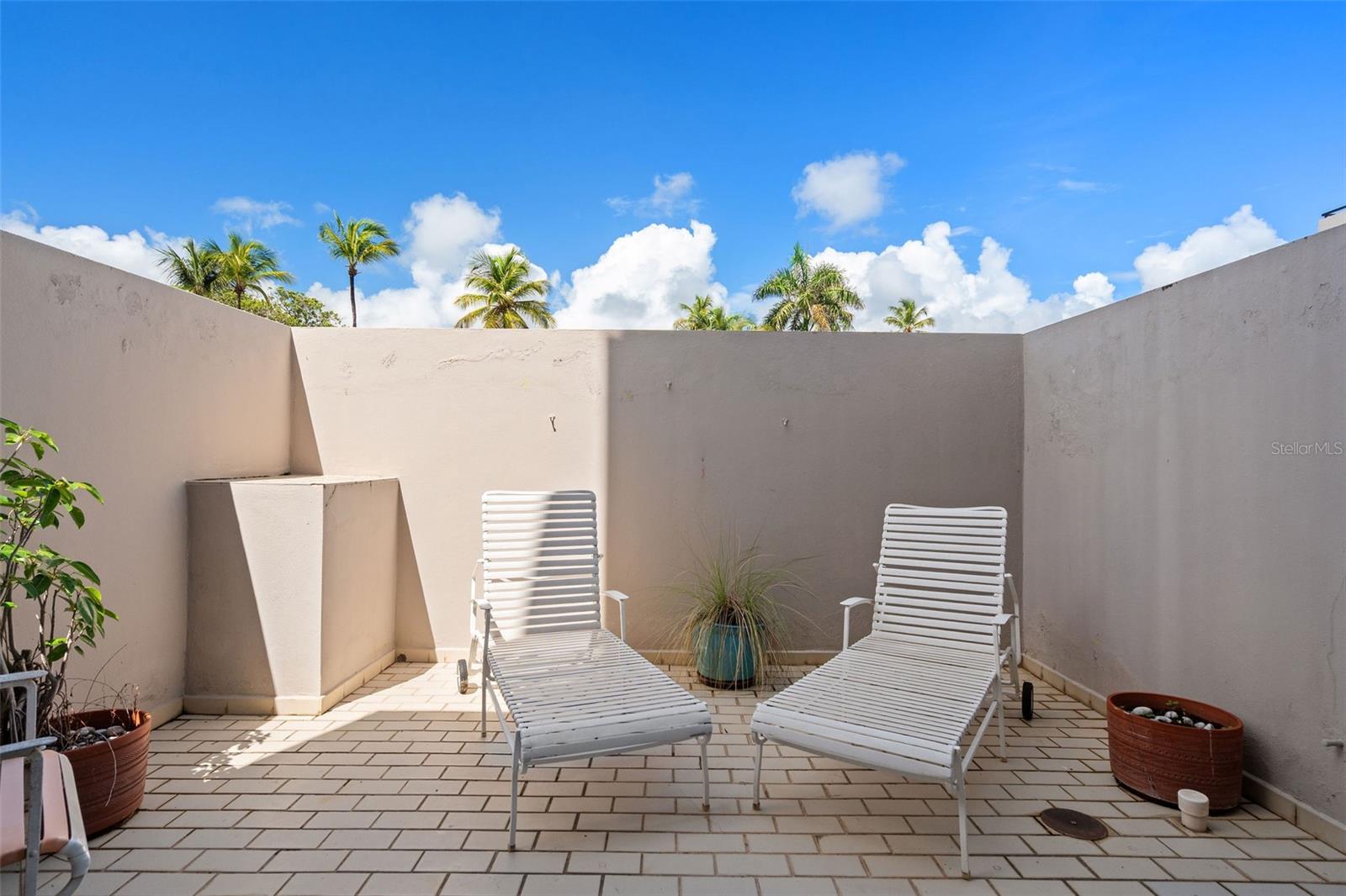 CRESCENT COVE CLUB CONDOMINIUM - Residential