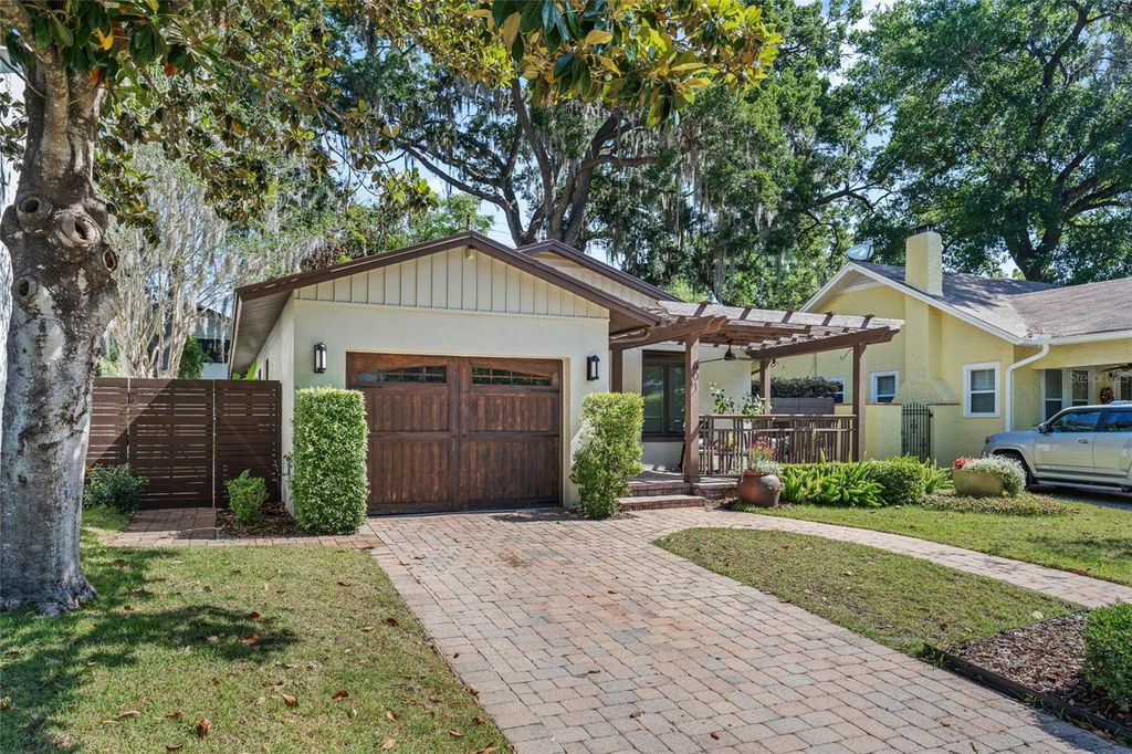 Photo of 601 W Harvard Street, Orlando, FL 32804 (MLS # O6404672)