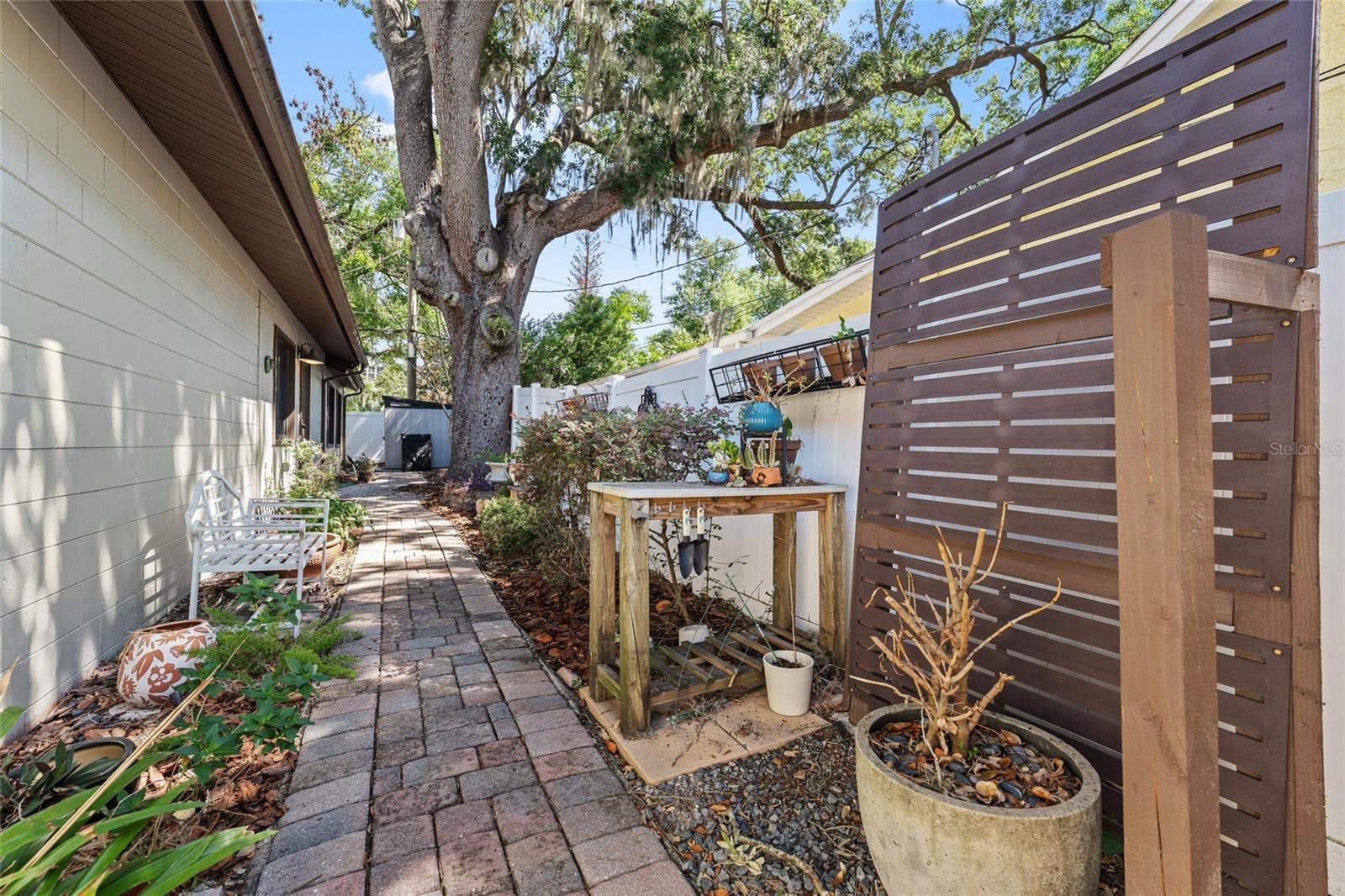 COLLEGE PARK - Residential