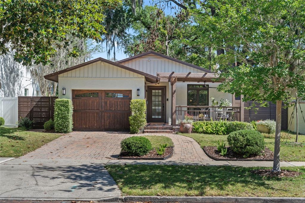 Photo of 601 W Harvard Street, Orlando, FL 32804 (MLS # O6404672)