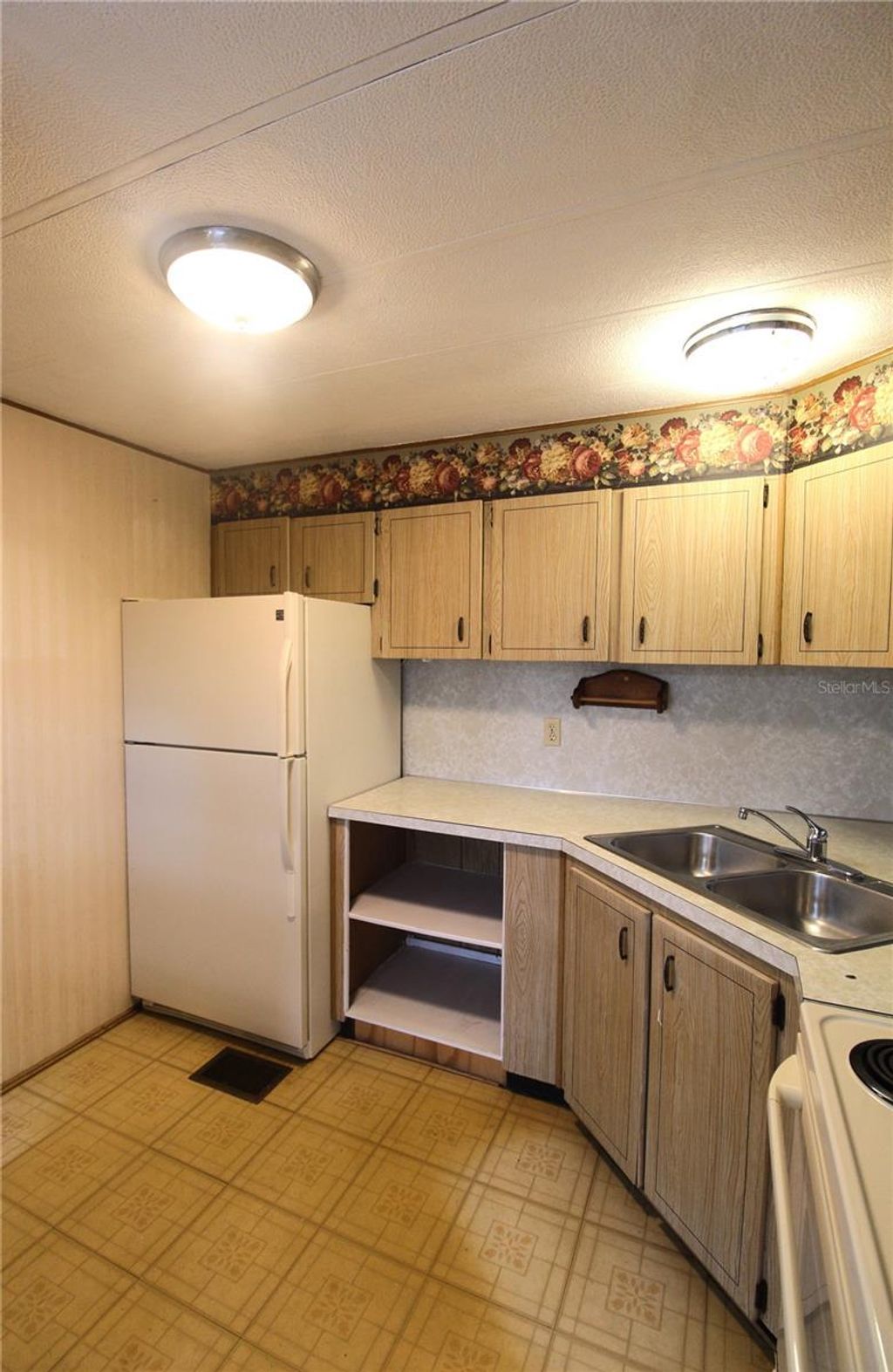 Photo of 716 49th Avenue W, Bradenton, FL 34207 (MLS # A4682053)