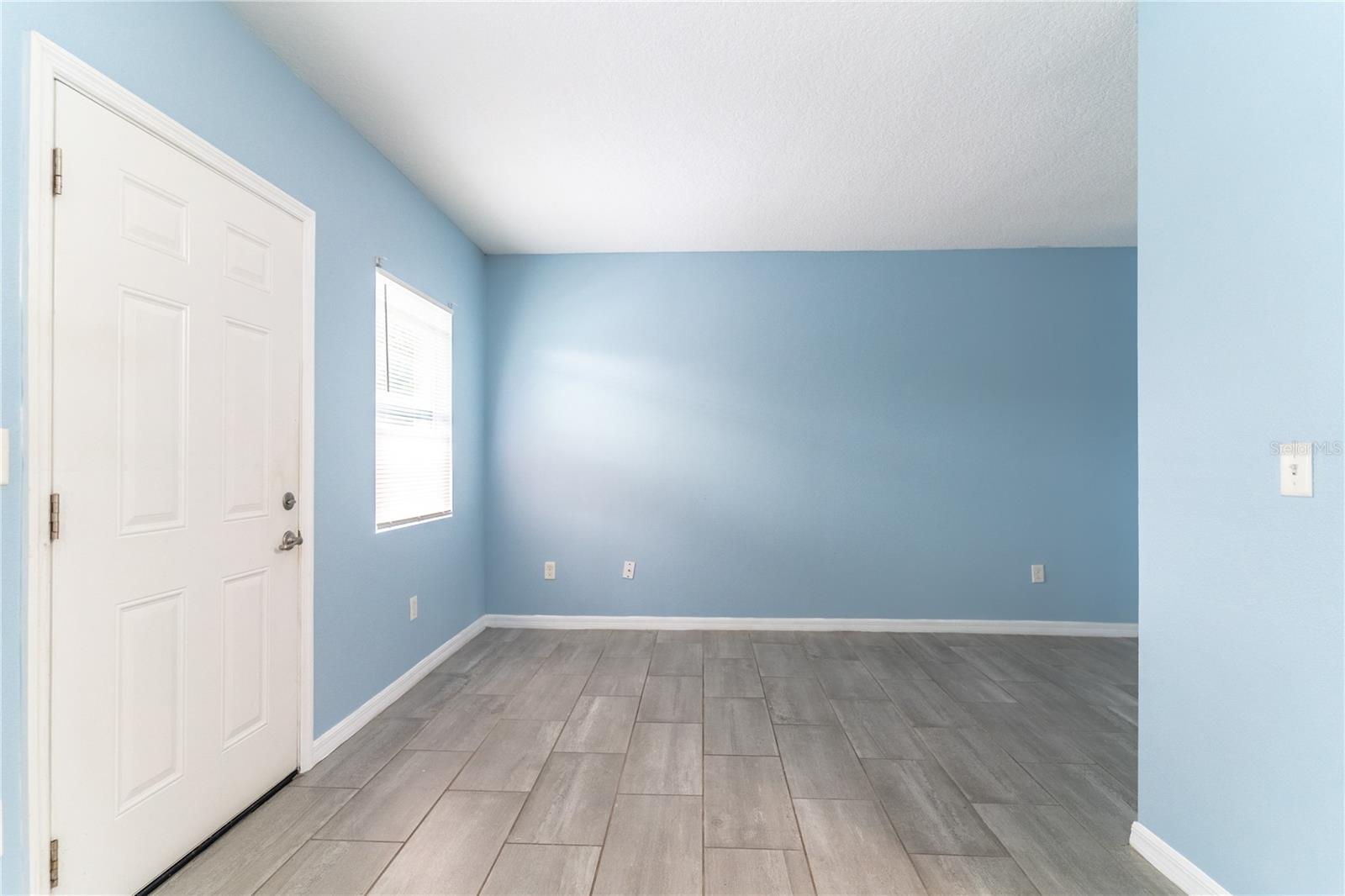 1207 W CYPRESS STREET