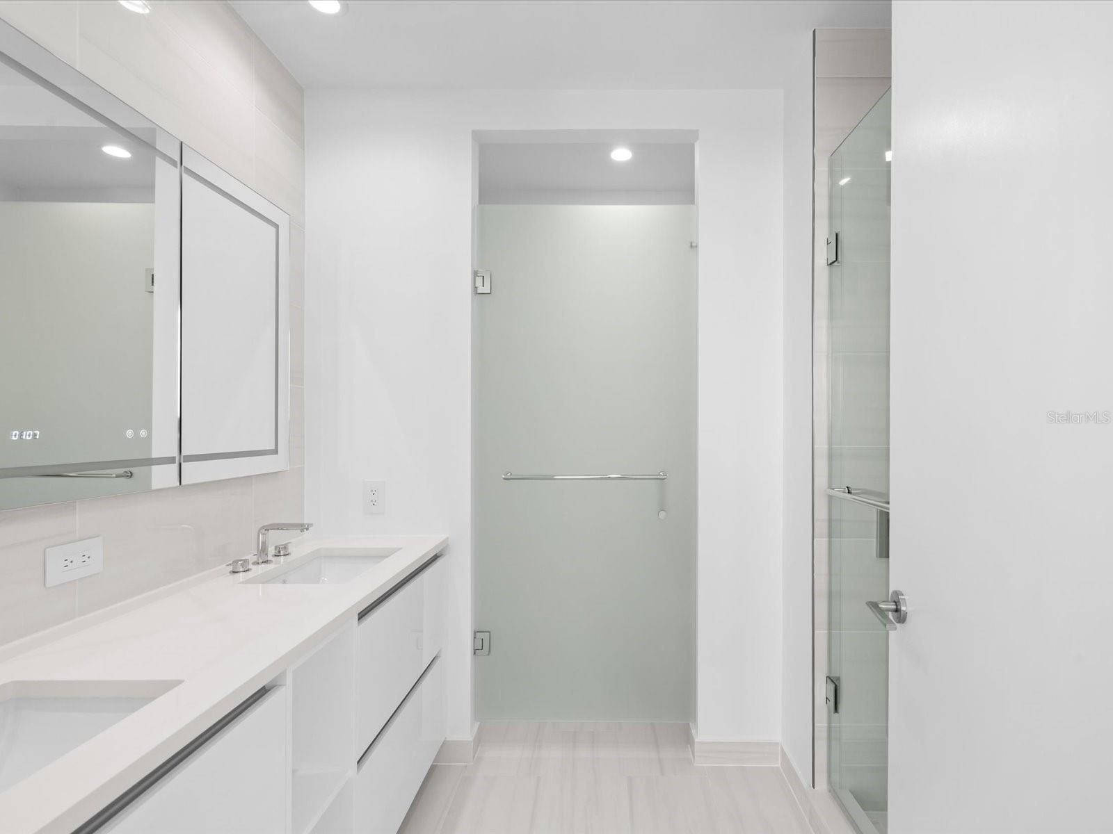CONDO RESIDENCES AT 400 CENTRAL - Residential
