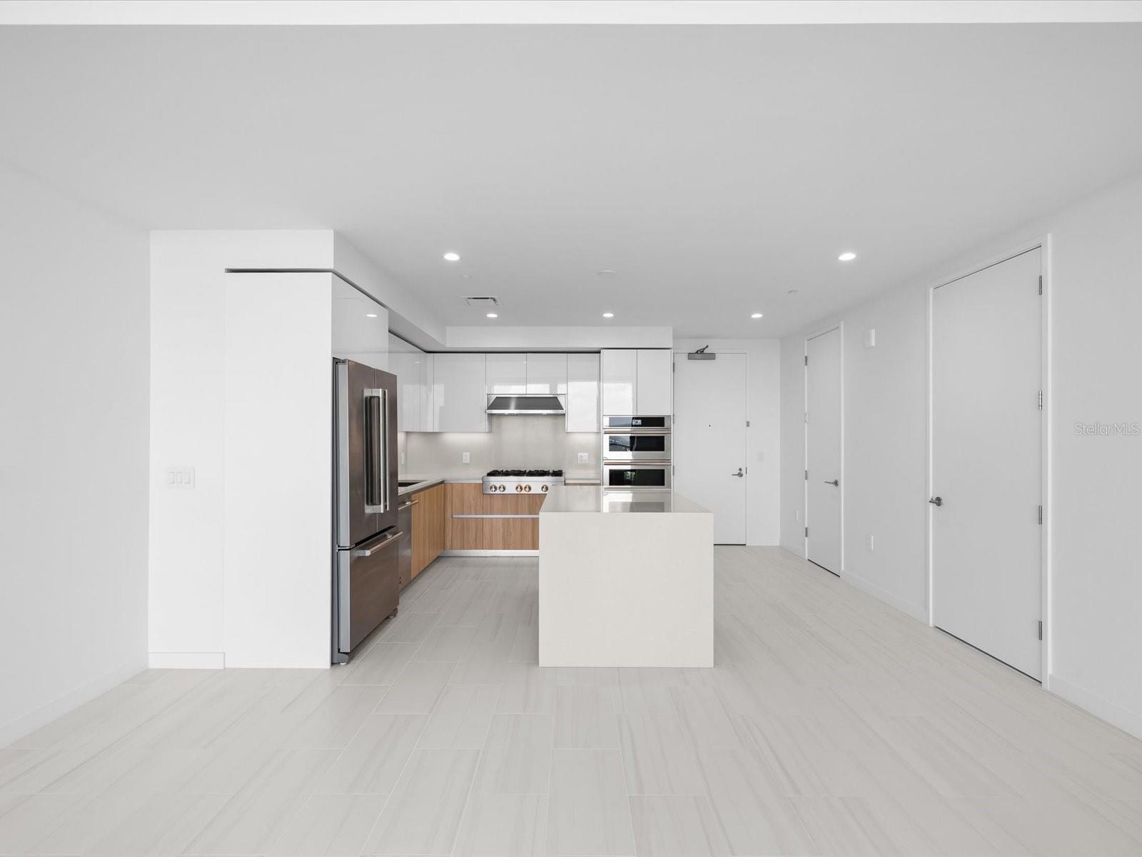 CONDO RESIDENCES AT 400 CENTRAL - Residential