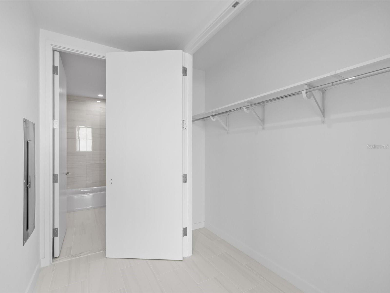 CONDO RESIDENCES AT 400 CENTRAL - Residential