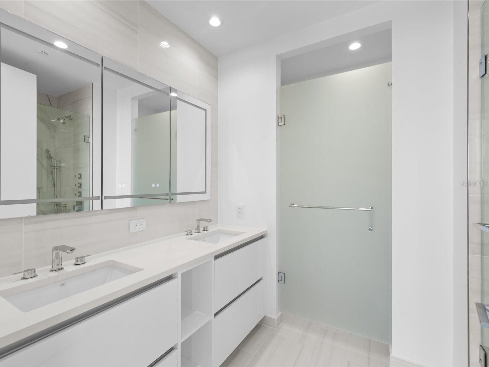CONDO RESIDENCES AT 400 CENTRAL - Residential