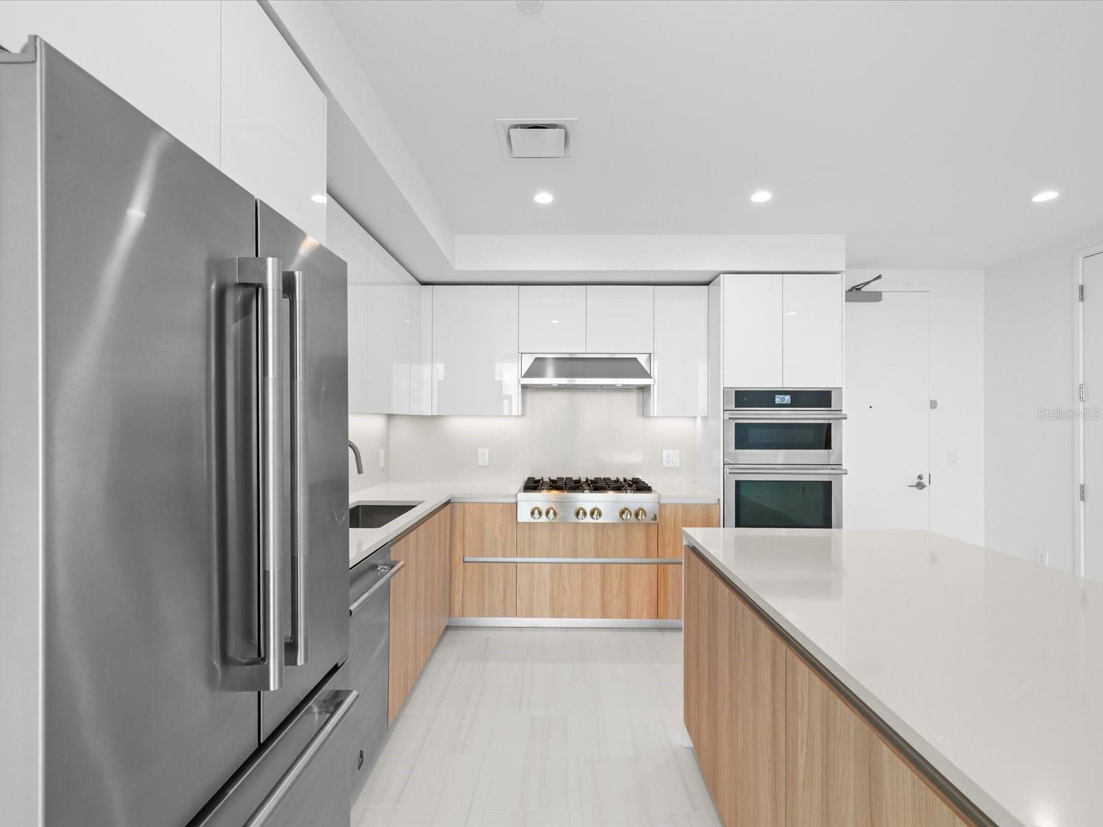 CONDO RESIDENCES AT 400 CENTRAL - Residential