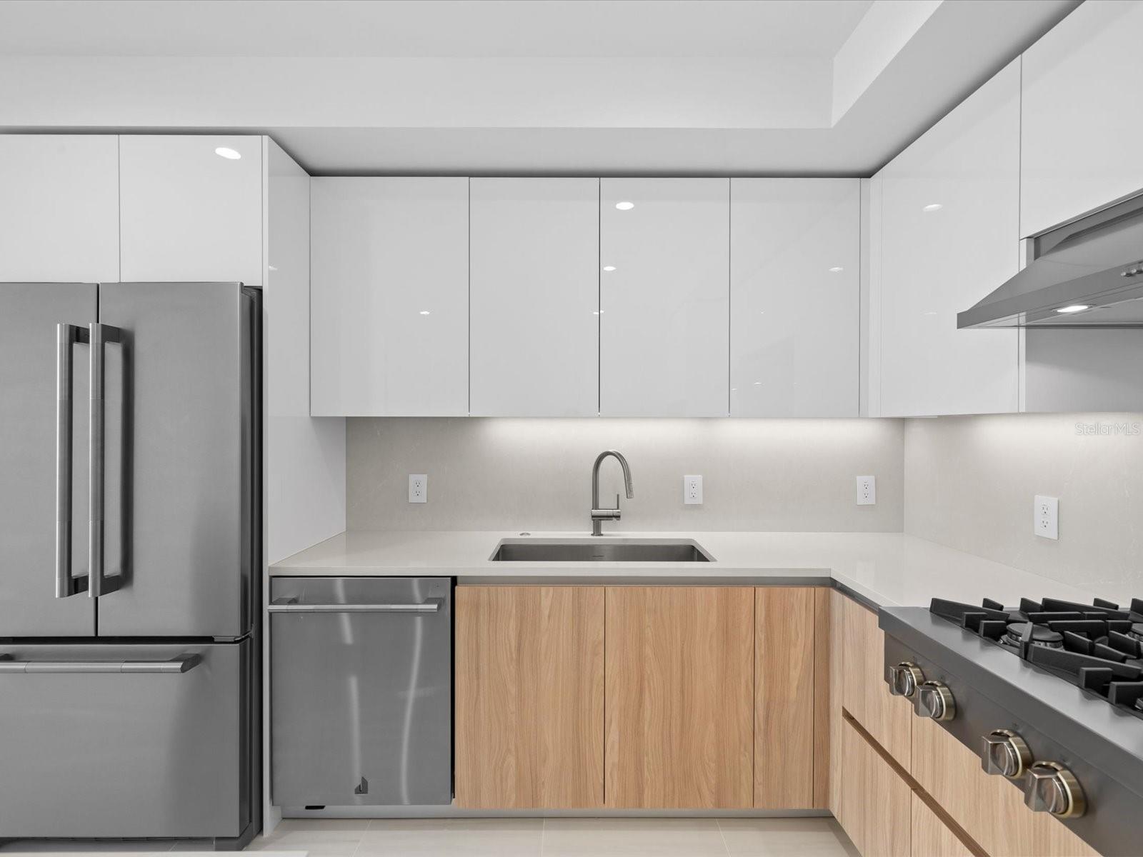 CONDO RESIDENCES AT 400 CENTRAL - Residential