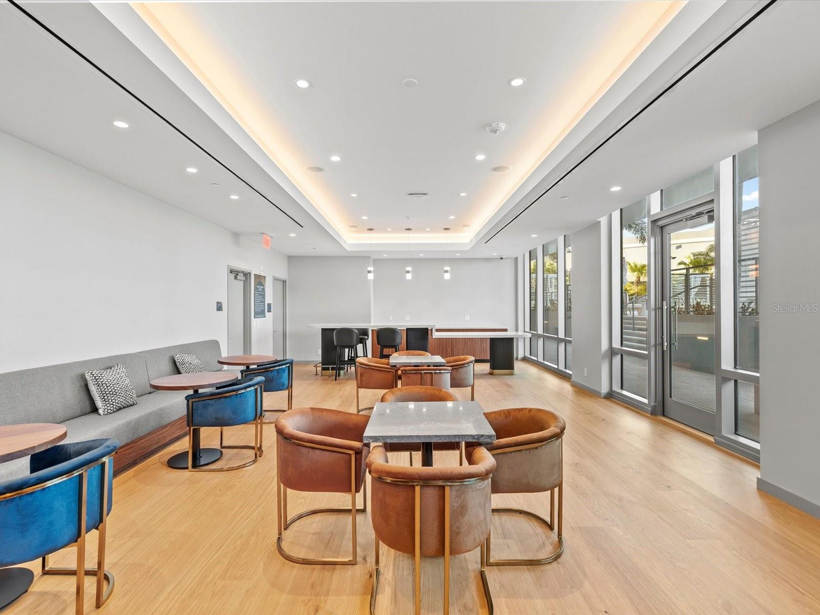 CONDO RESIDENCES AT 400 CENTRAL - Residential