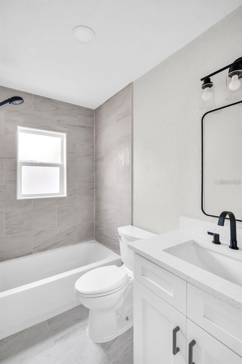 CUMBERLAND PARK 1ST ADD - Residential Lease