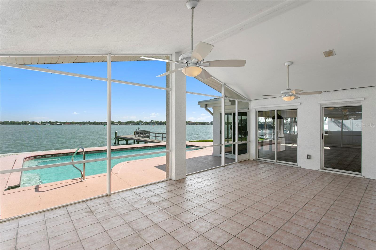 PASADENA ISLE - Residential