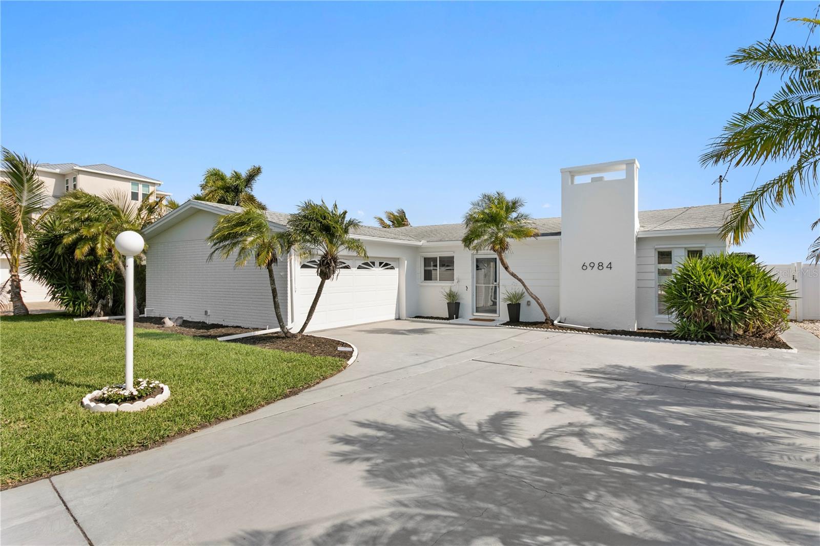 PASADENA ISLE - Residential