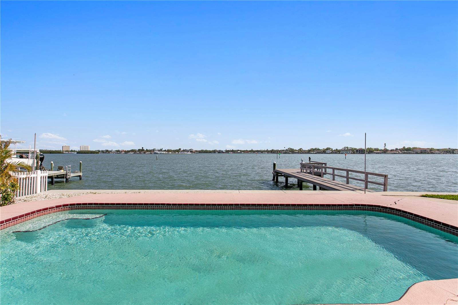 PASADENA ISLE - Residential