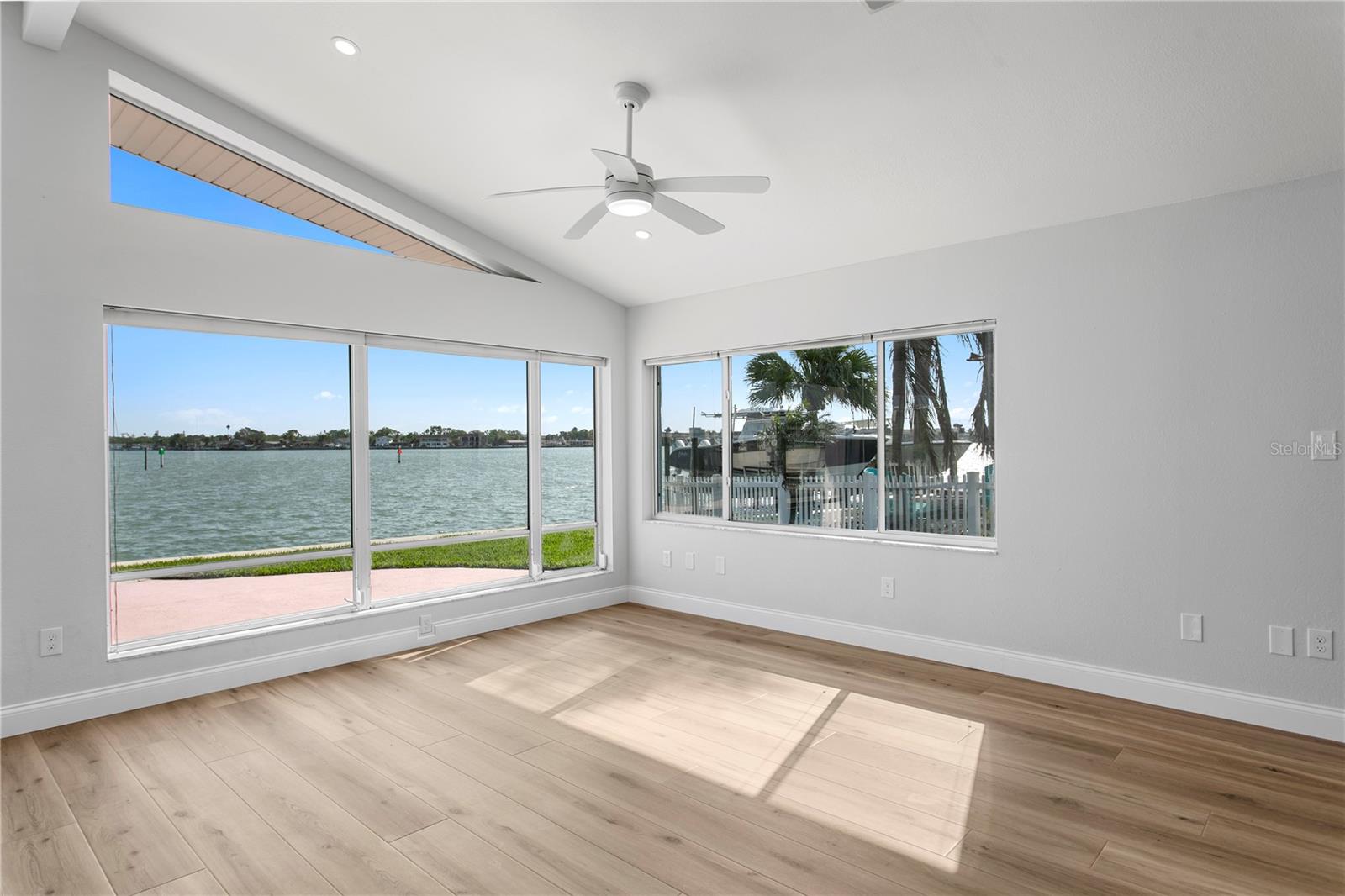 PASADENA ISLE - Residential