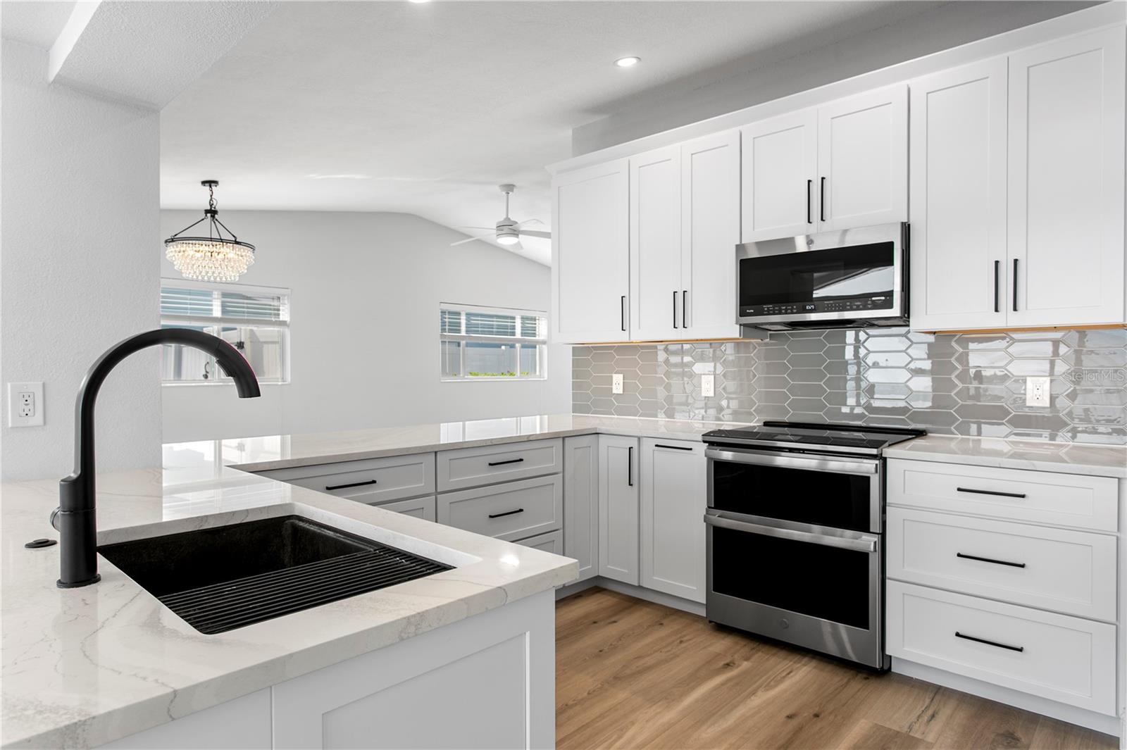 PASADENA ISLE - Residential