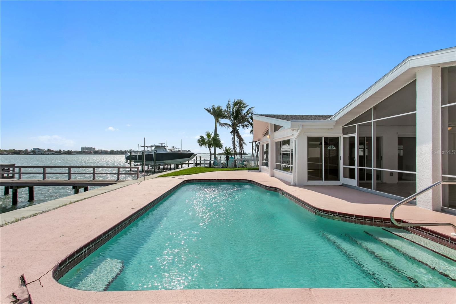 PASADENA ISLE - Residential