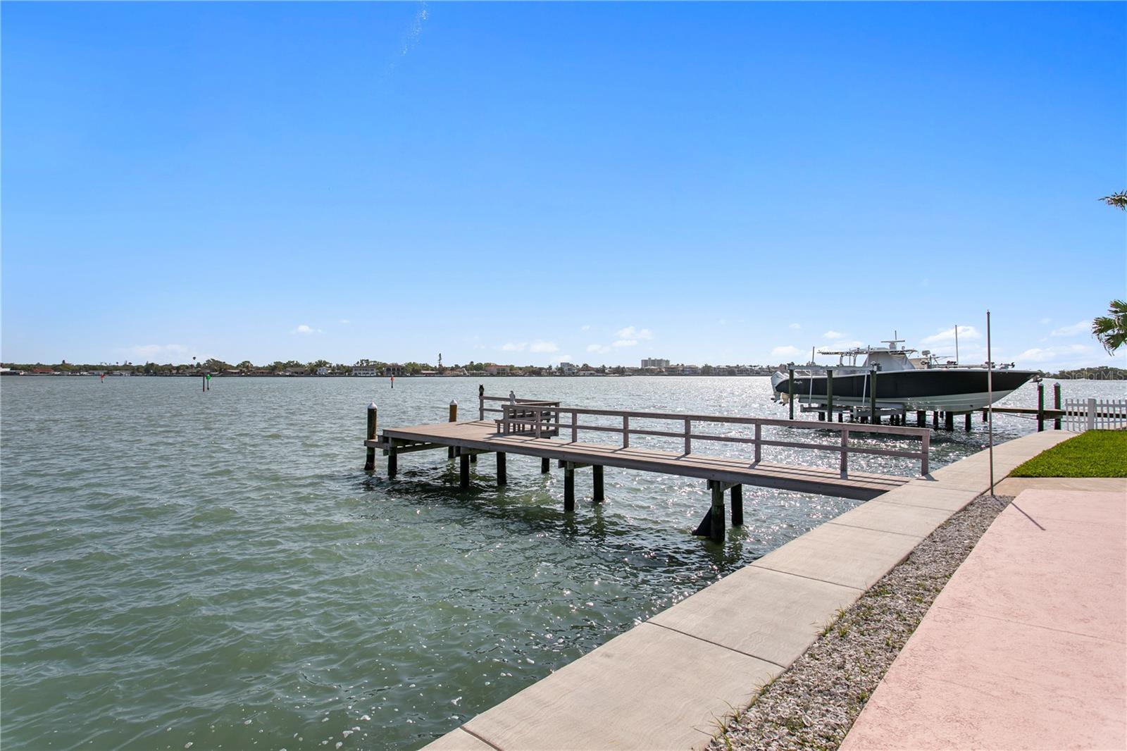 PASADENA ISLE - Residential