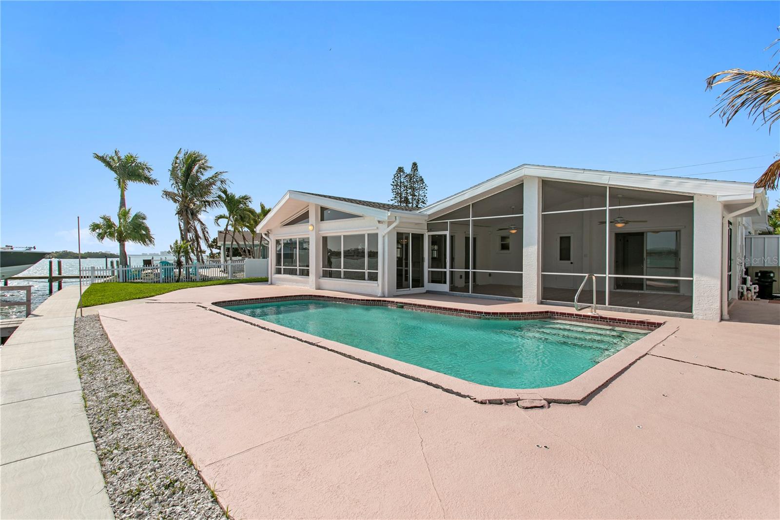 PASADENA ISLE - Residential