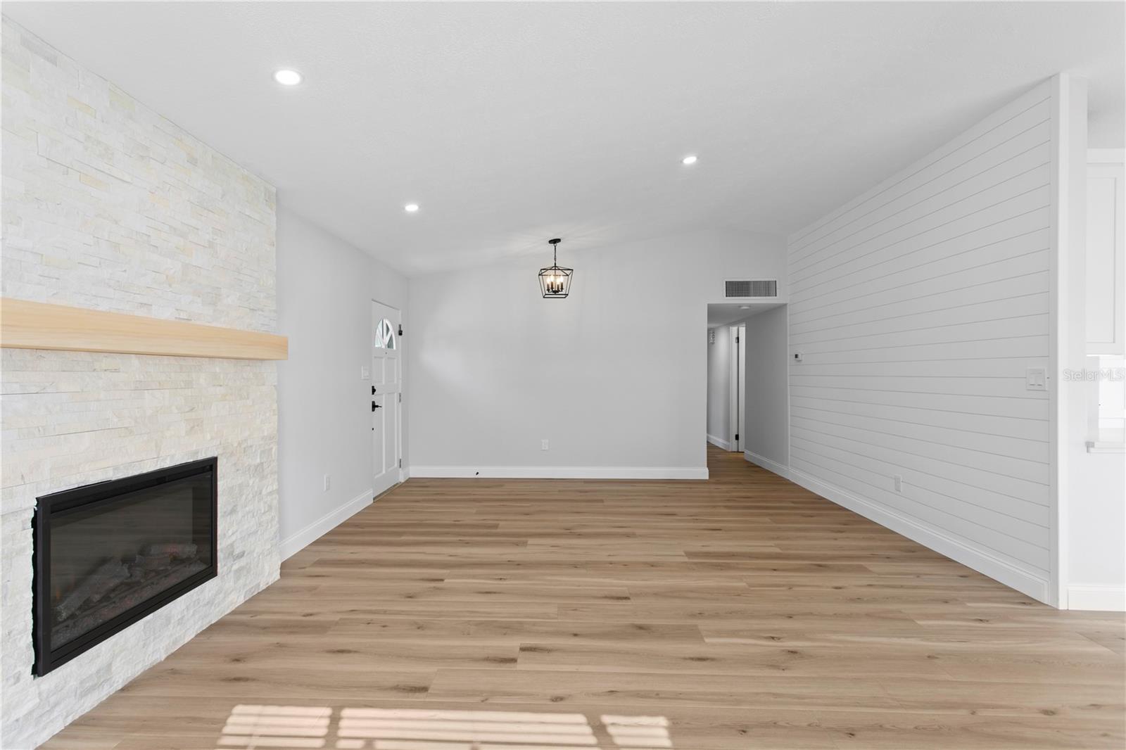 PASADENA ISLE - Residential