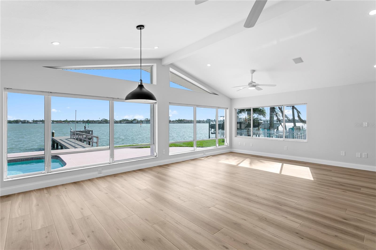 PASADENA ISLE - Residential