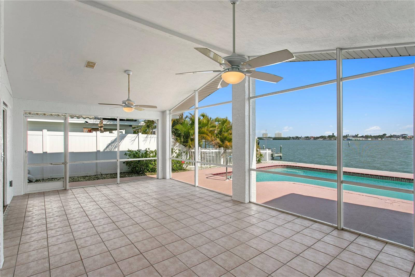 PASADENA ISLE - Residential