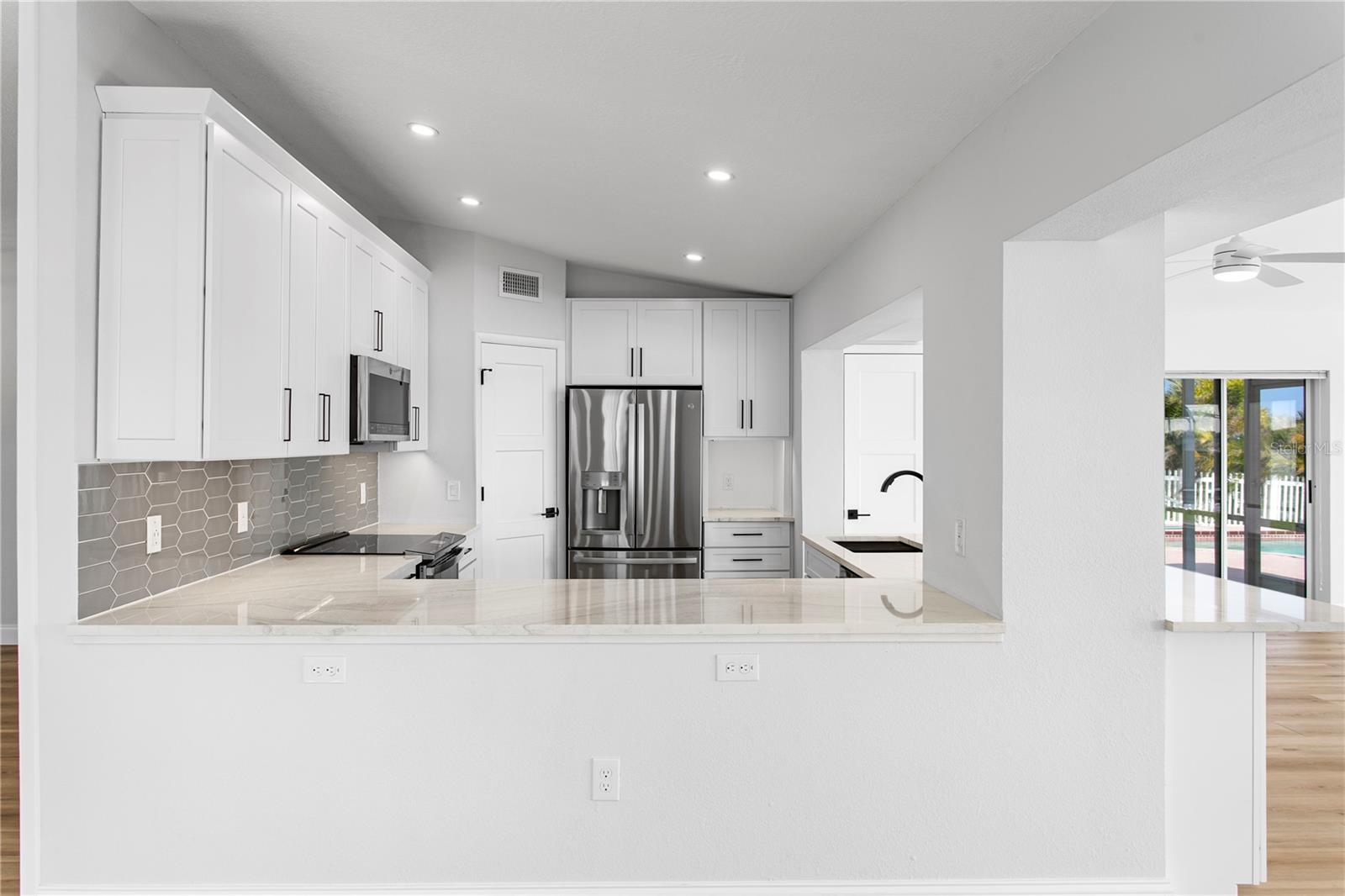 PASADENA ISLE - Residential