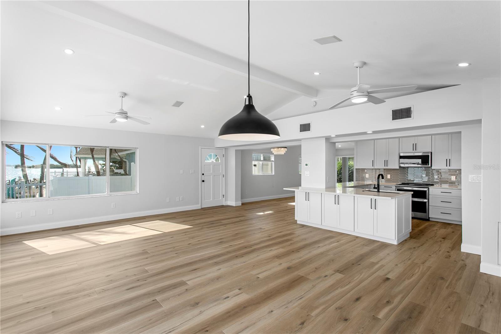 PASADENA ISLE - Residential