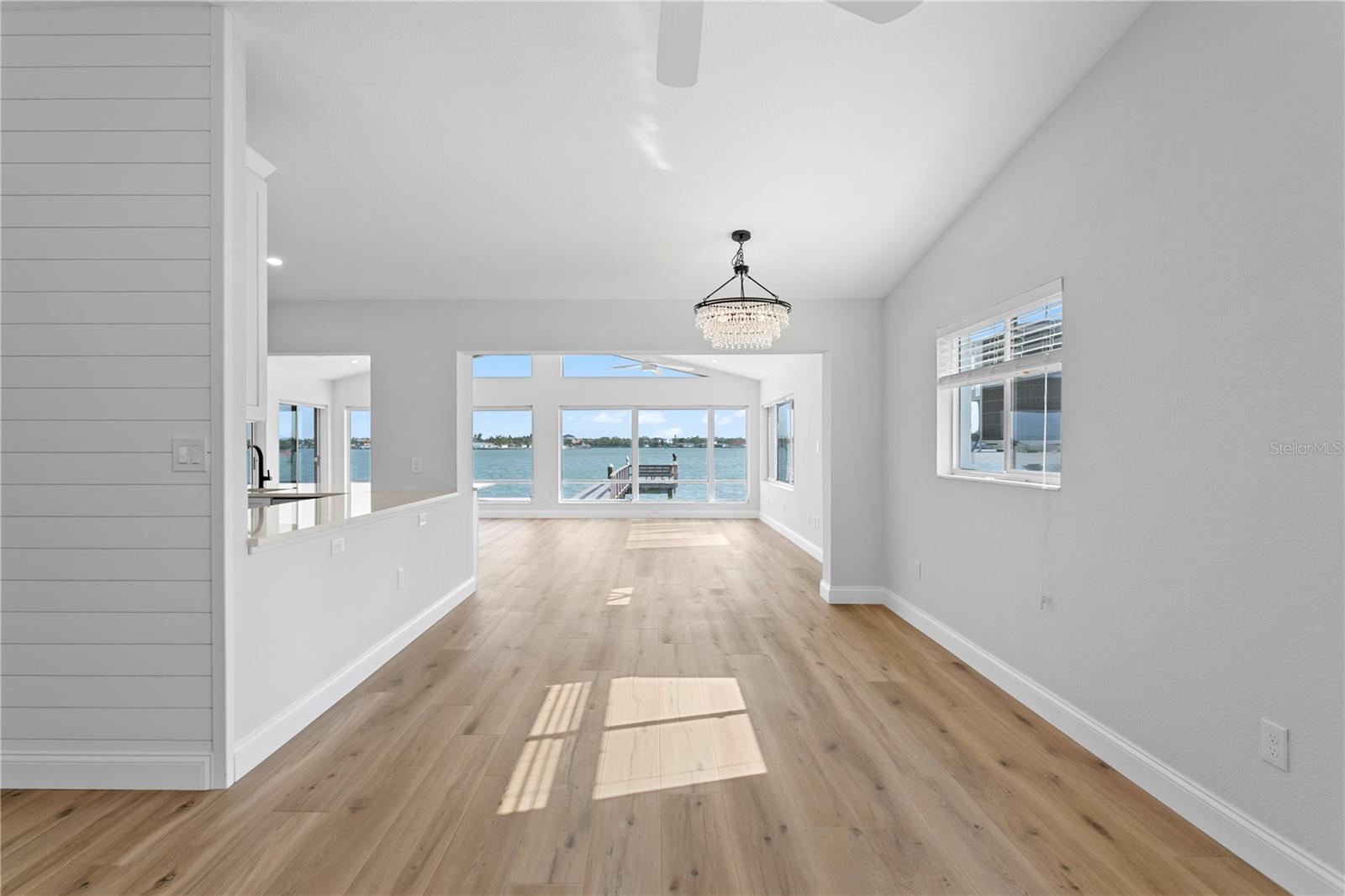 PASADENA ISLE - Residential