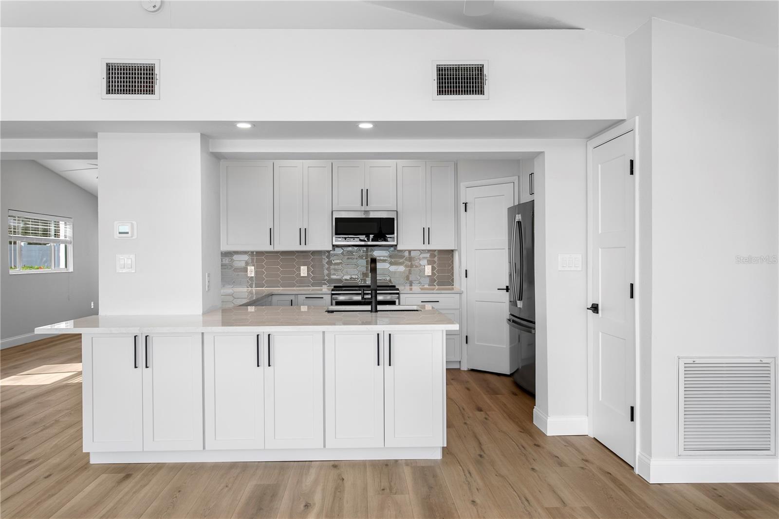 PASADENA ISLE - Residential