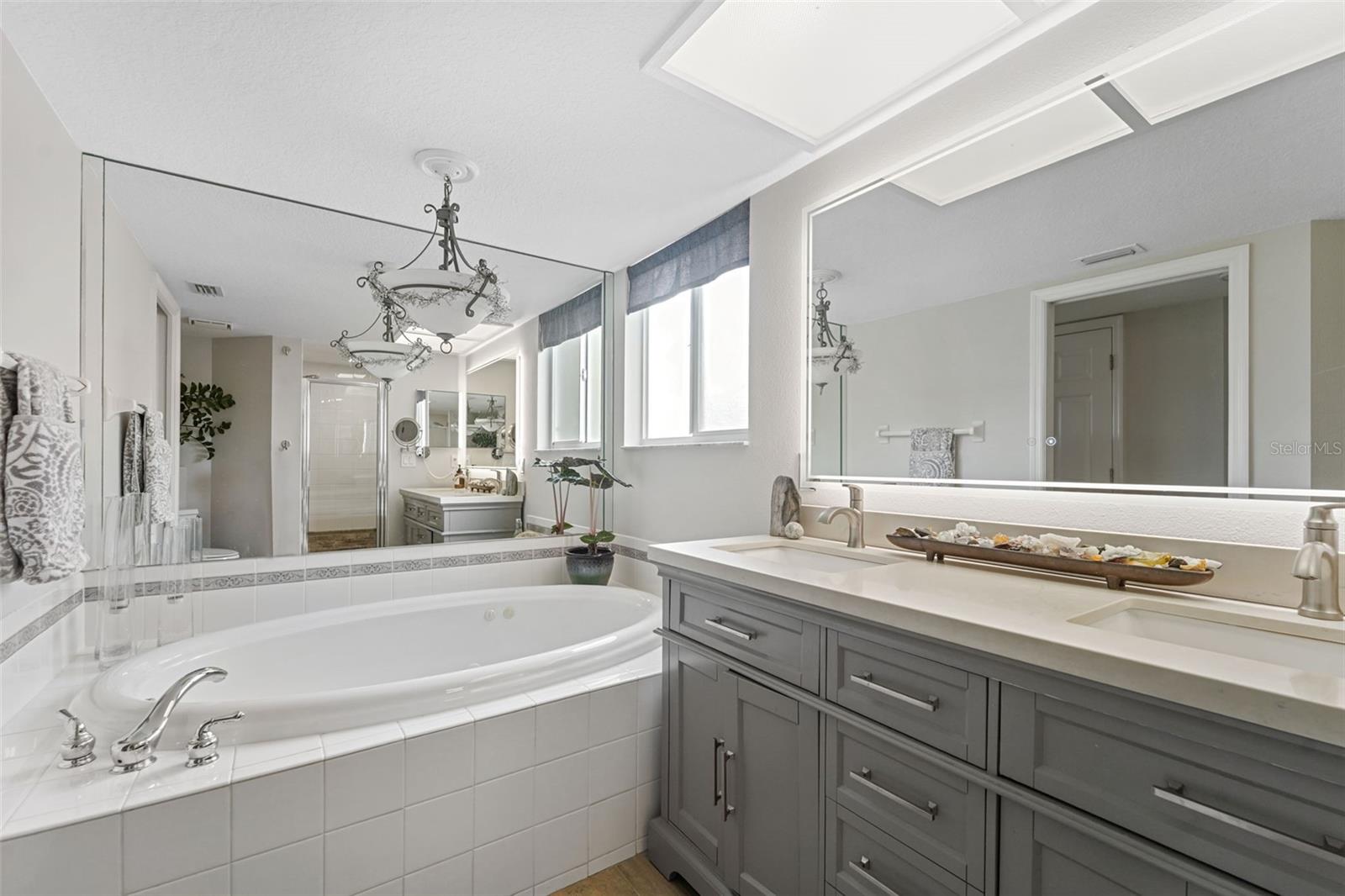 TARA CAY SOUND NORTH - Residential