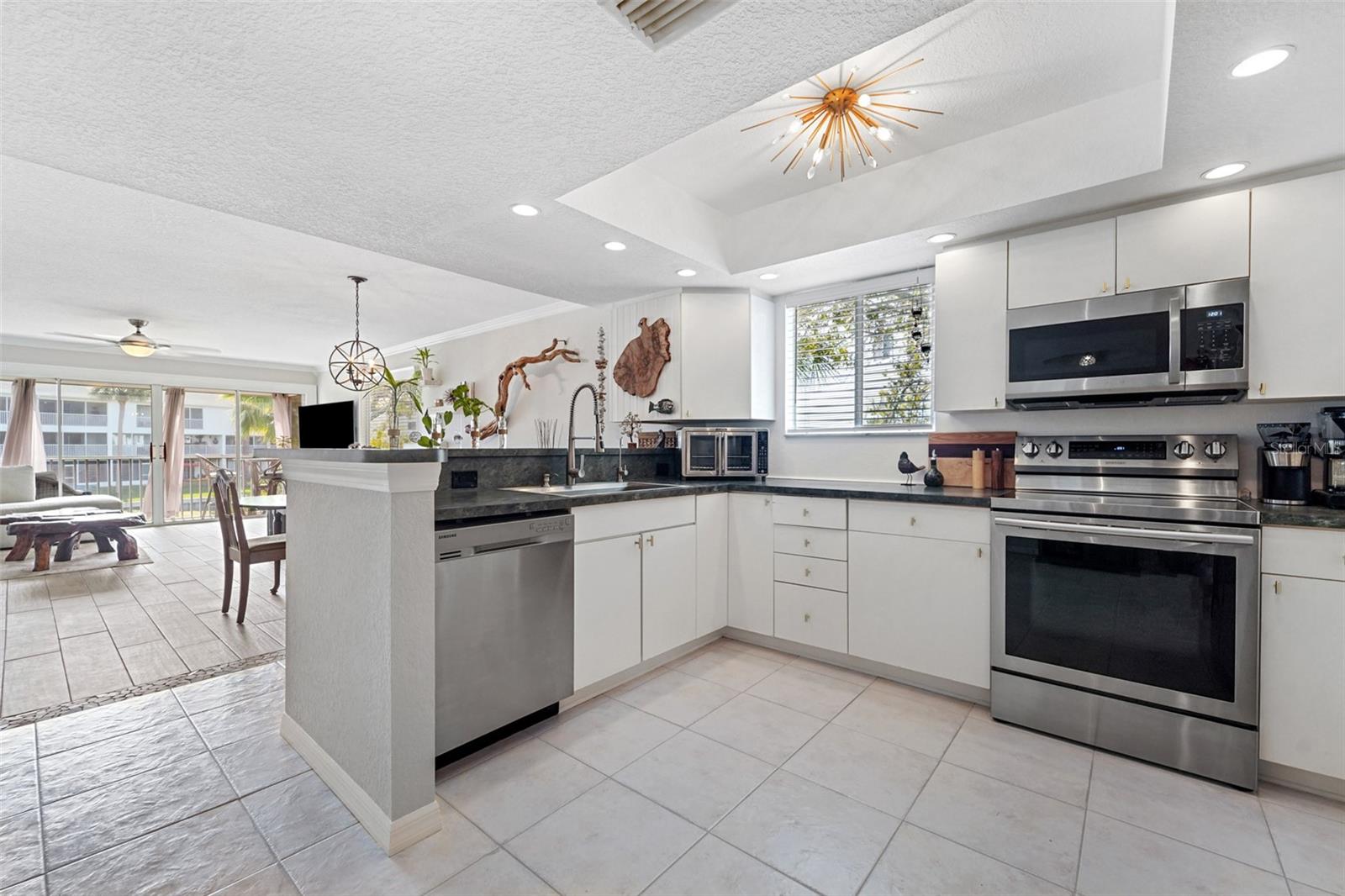 TARA CAY SOUND NORTH - Residential